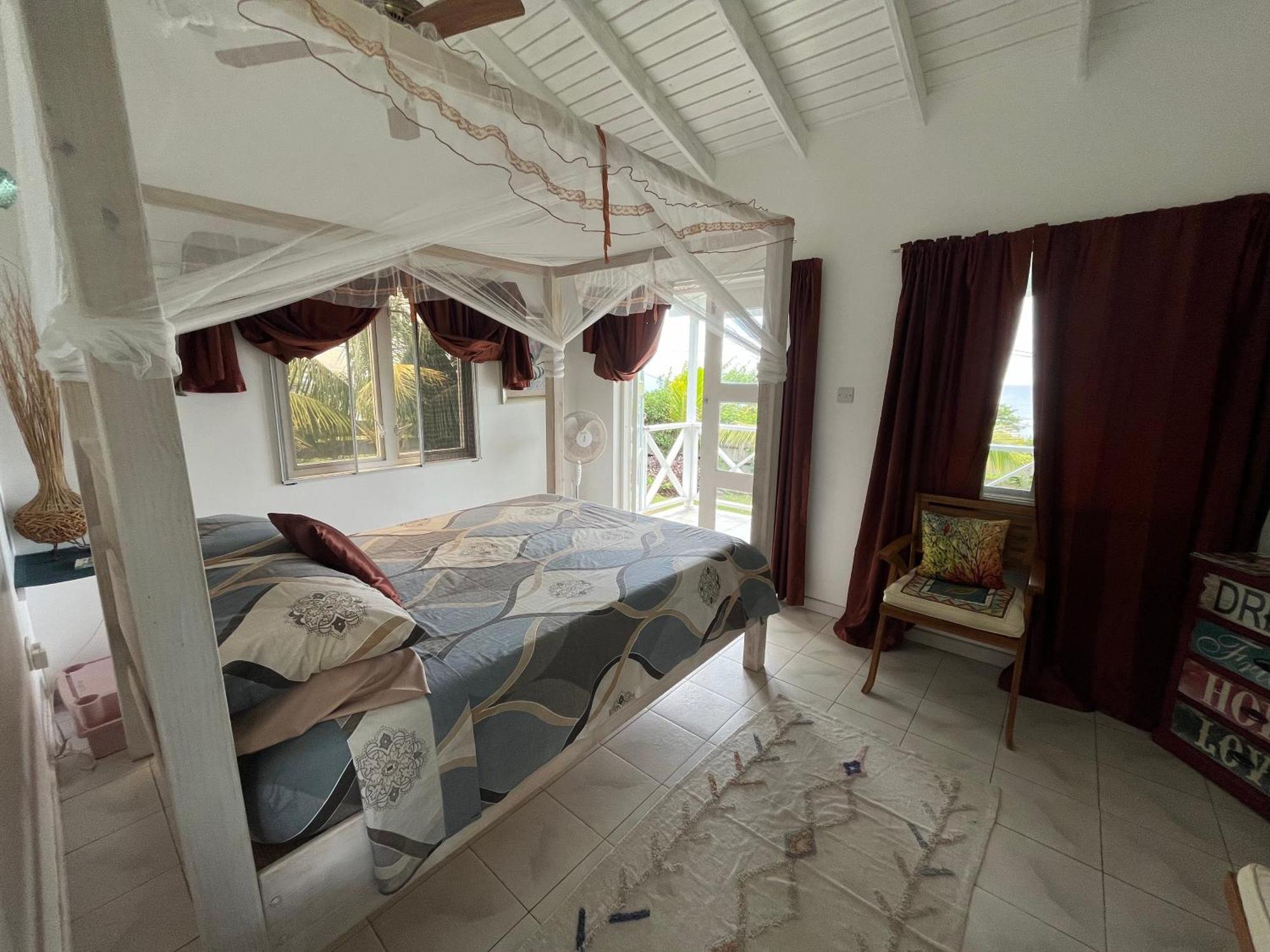 Waves Villa Guesthouse キングスタウン エクステリア 写真