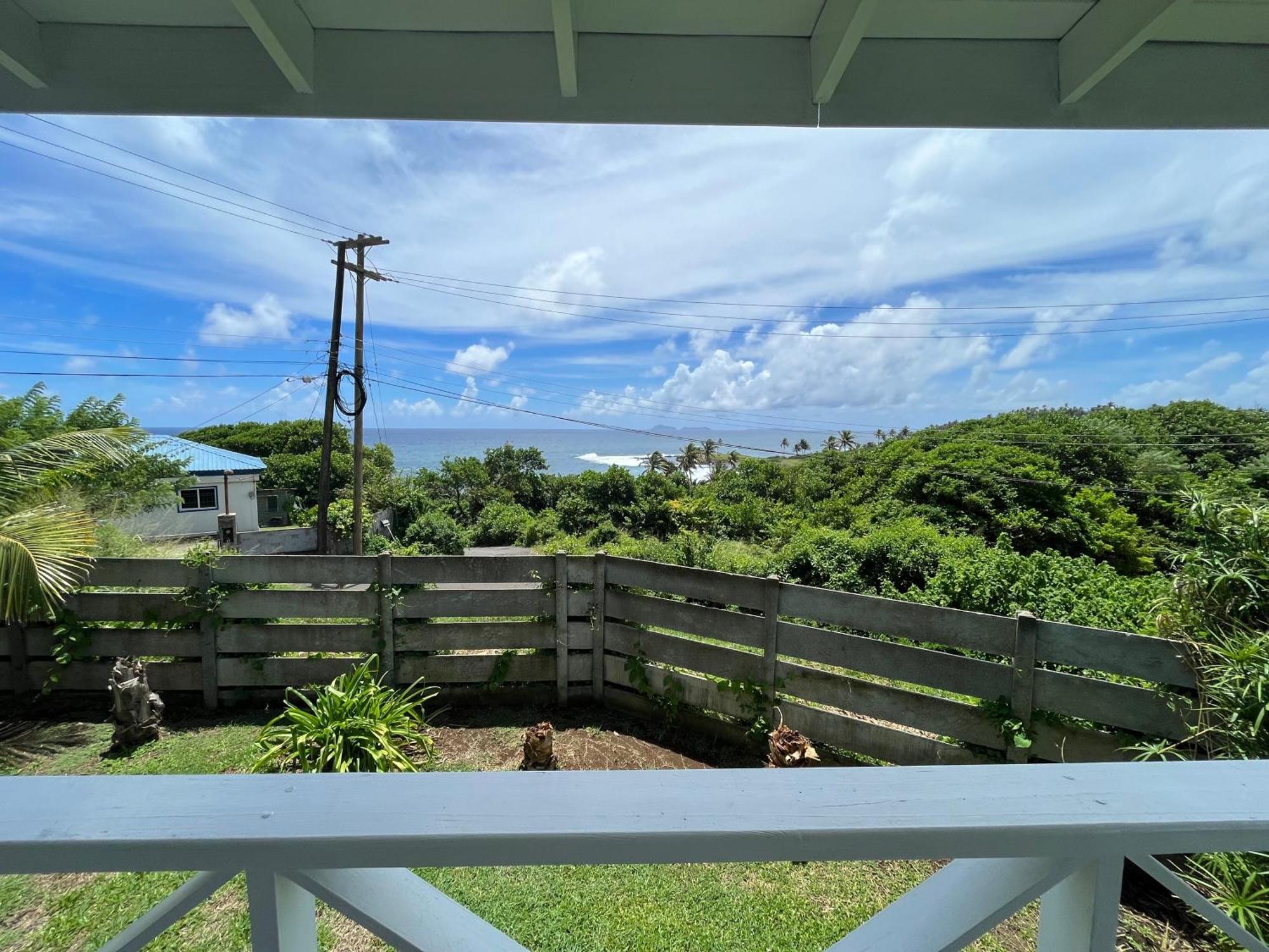 Waves Villa Guesthouse キングスタウン エクステリア 写真